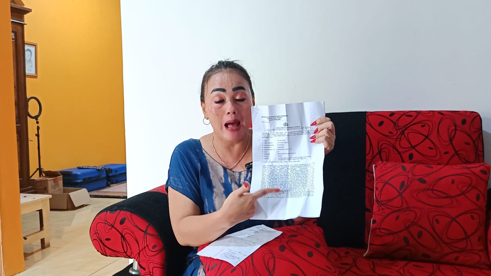 Uang Rp1,5 Miliar dan Perhiasan 107 gram Raib Dibobol Maling, Warga Pemalang Keluhkan Lamanya Penanganan di Kepolisian whatsapp image 2026 04 05 at 08.38.00