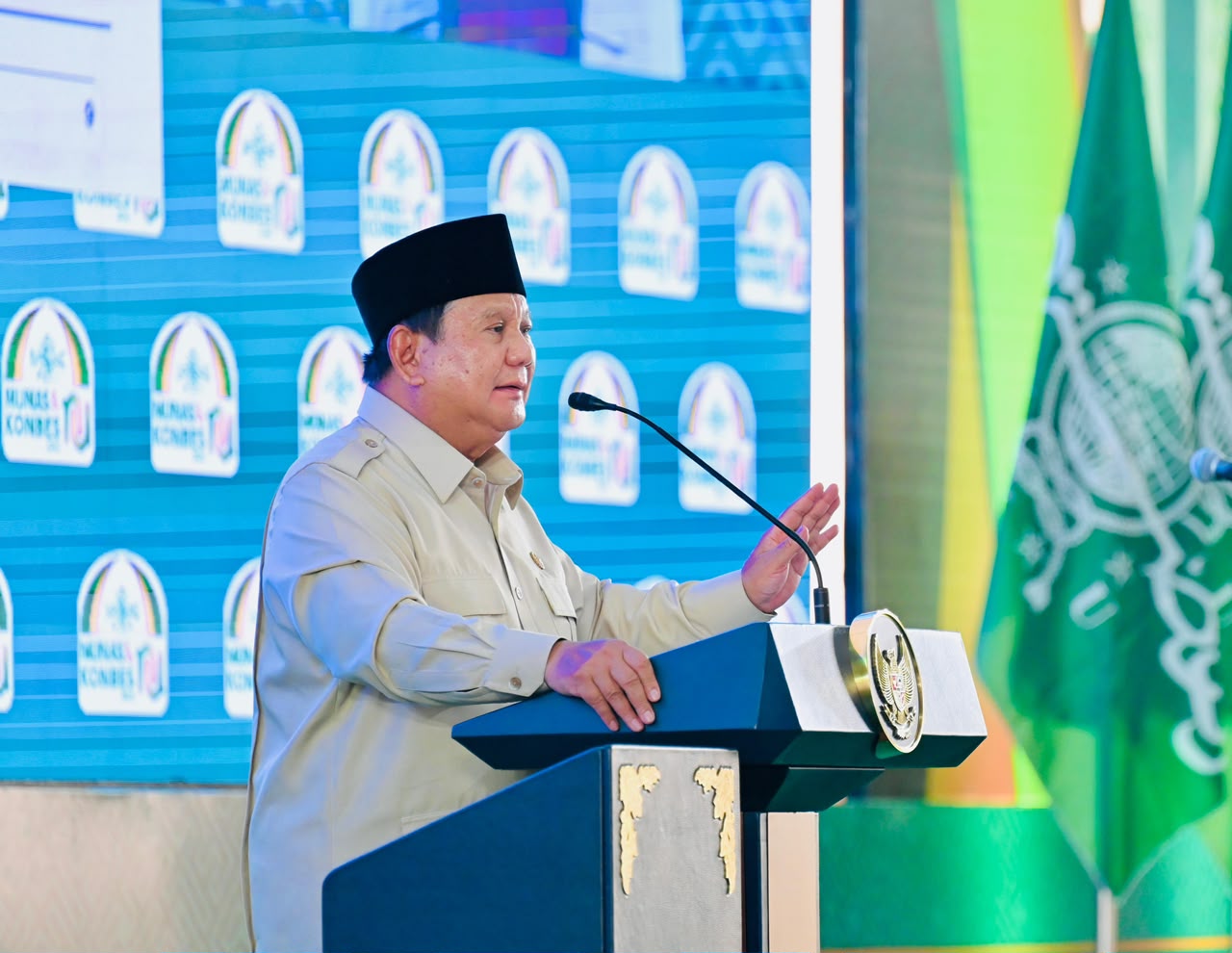 Panglima TNI Dampingi Presiden Prabowo Tutup Munas Alim Ulama dan Konbes NU 2026 di Bangkalan whatsapp image 2026 06 23 at 23.05.30